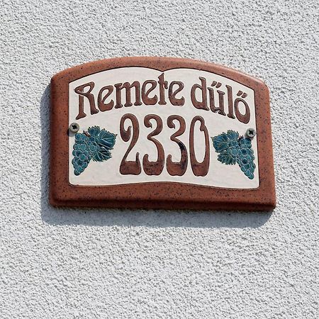 Remete-Lak Hotell Villány Eksteriør bilde