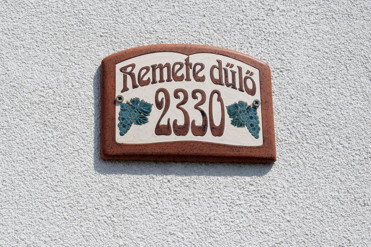 Remete-Lak Hotell Villány Eksteriør bilde